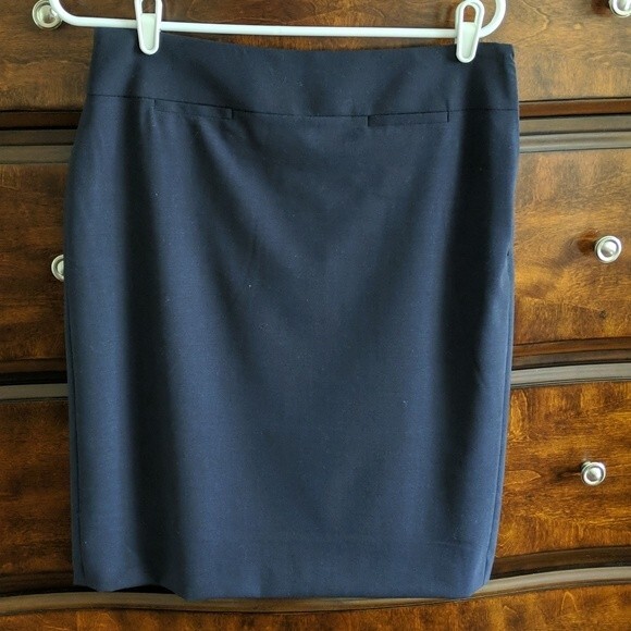 NWT Banana Republic Wool Pencil Skirt, Size 8 - Picture 1 of 3